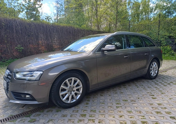 Audi A4 cena 37900 przebieg: 258000, rok produkcji 2014 z Suchowola małe 79